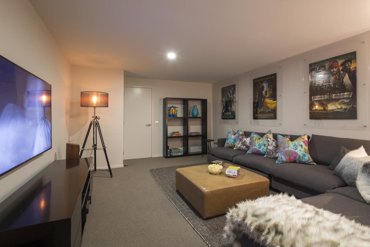Lakefront Luxury By Amazing Accom Distretto di Distretto di Queenstown Esterno foto