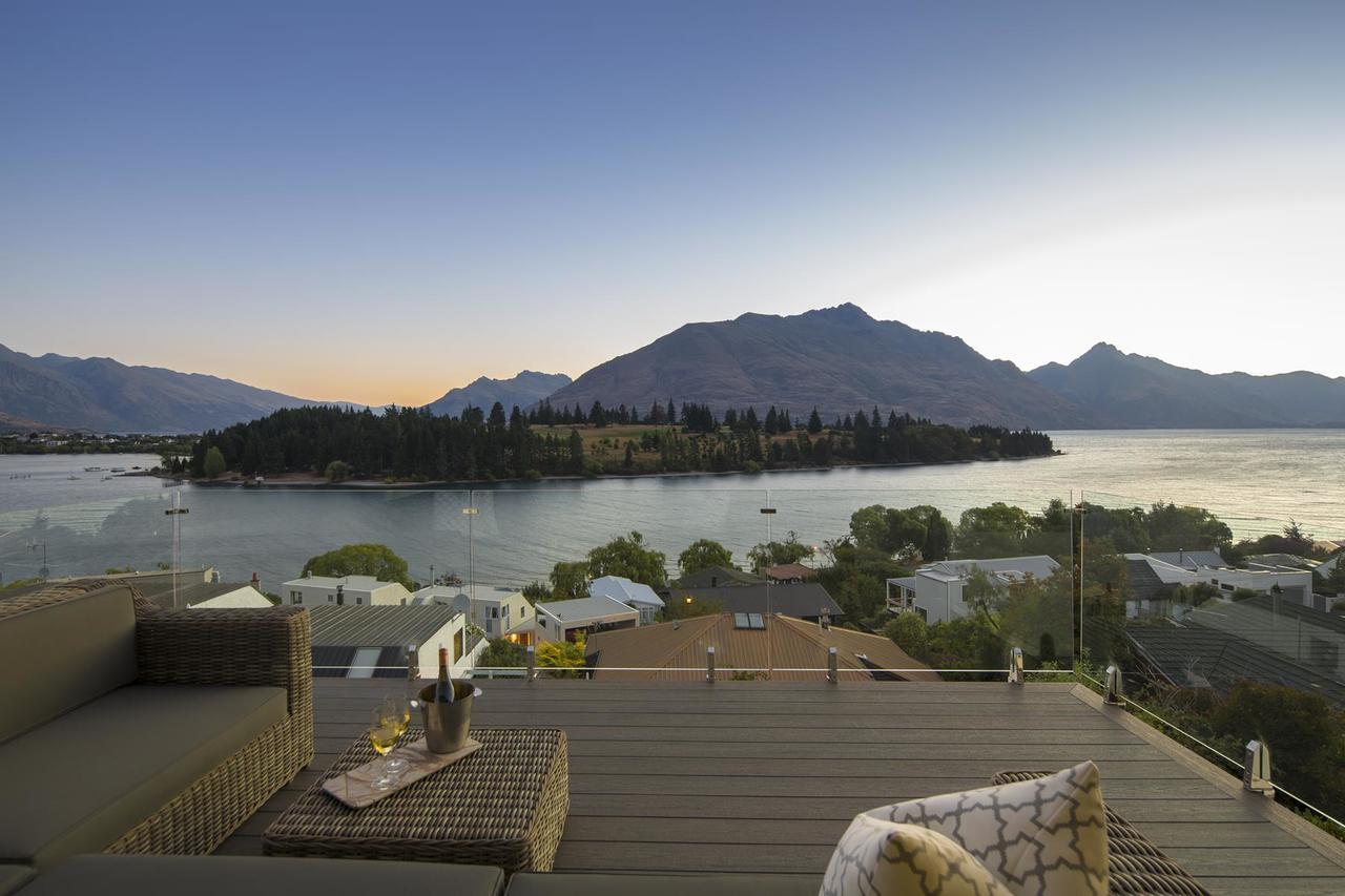 Lakefront Luxury By Amazing Accom Distretto di Distretto di Queenstown Esterno foto